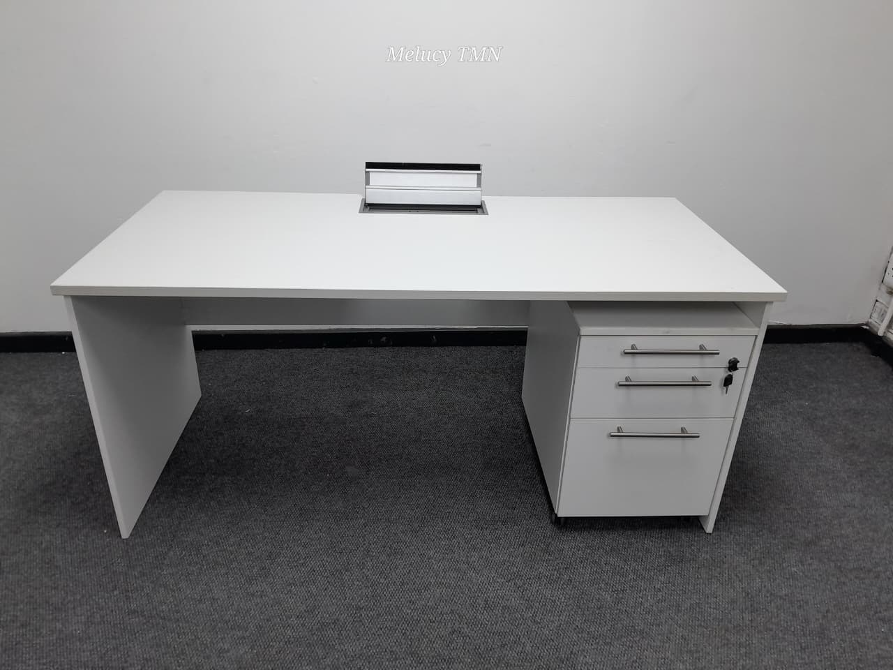 White desk with mobile pedestal 1600mm x 800mm - Image 6