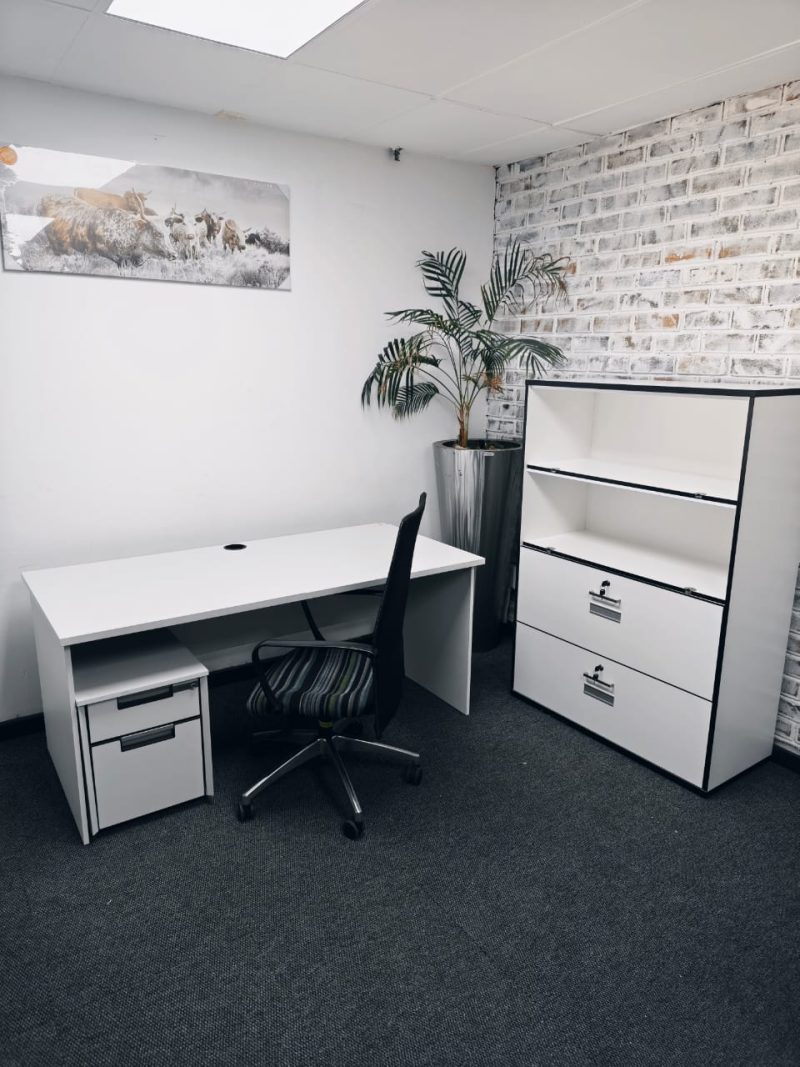 Shell White Desk With Mobile Pedestal 1600mm x 750mm - Image 6