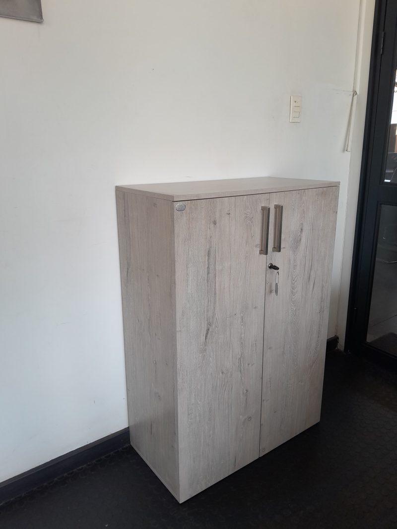 Two Door Filing Cabinet 800mm x 400mmD x 1140mmH - Image 3