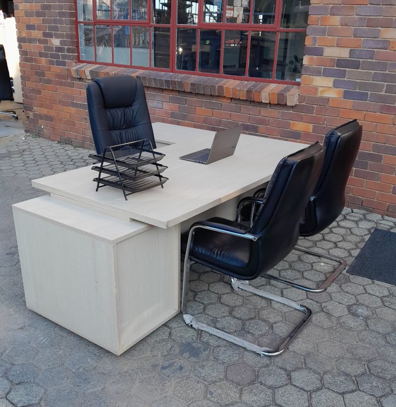 Executive Desk 2400mm x 1800mm - Image 2