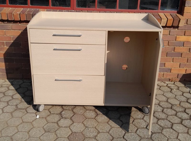 Wooden Sever Cabinet 1400mm x 600mmD x 1100mmH - Image 3
