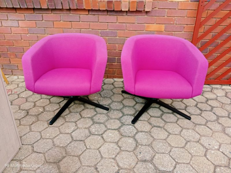 Stylish Pink Chairs - Image 3