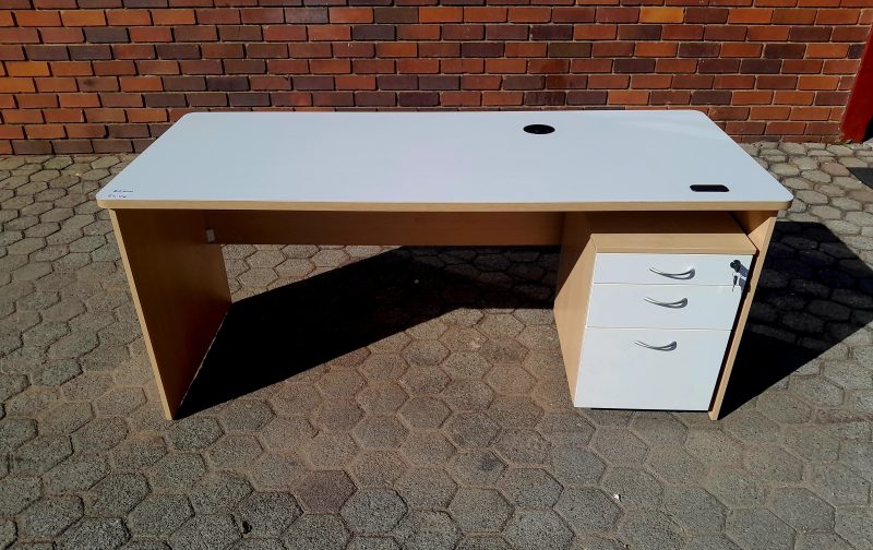 White Plus Maple Desk 1720mm x 760mm - Image 5