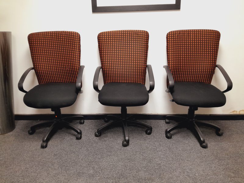 Texas Range Black Chairs QUALITY USED - Image 3