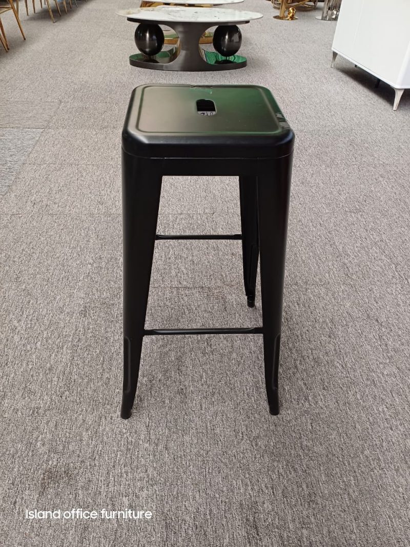 M00-4 Black Steel Chair
