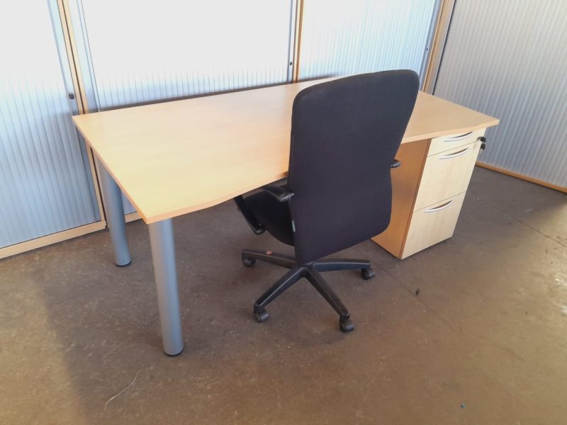 Maple Straight Desk 1700mm x 800mm - Image 3