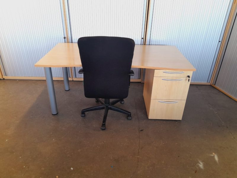 Maple Straight Desk 1700mm x 800mm - Image 4