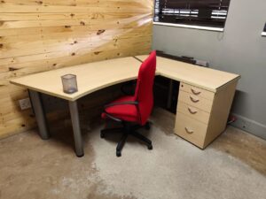 a91a808a-dff6-4d05-9ce0-cf0f6b717edb Advance Maple Desk 2000mm x 1500mm