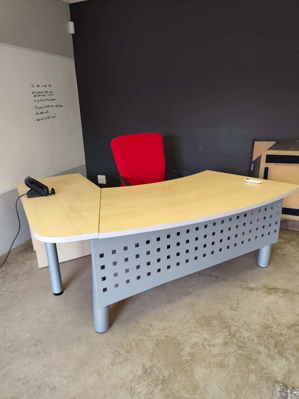 Advance Maple Desk 2000mm x 1500mm - Image 5