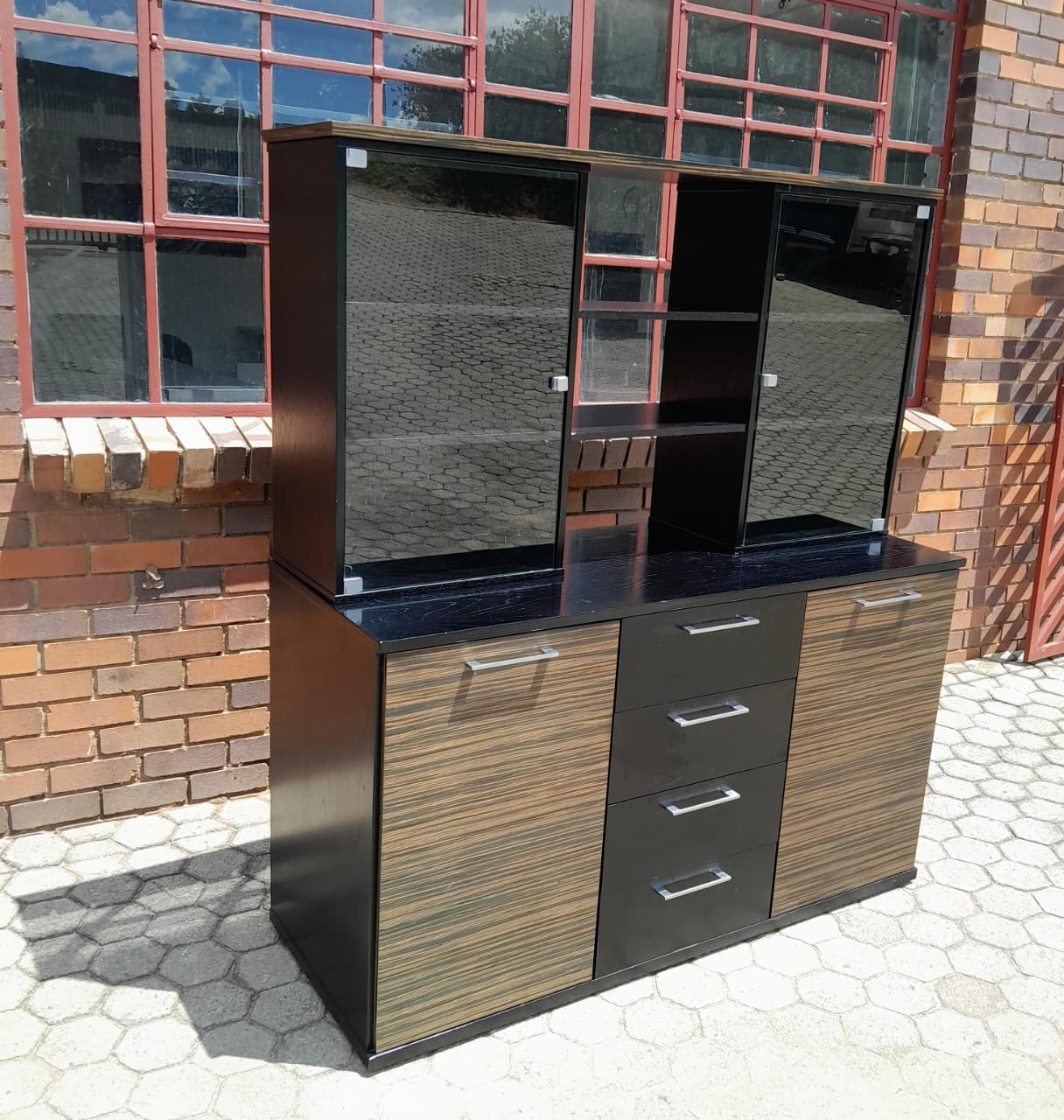 Madiba Server With Glass 1800mmH x 1600mm x 600mmD - Image 2