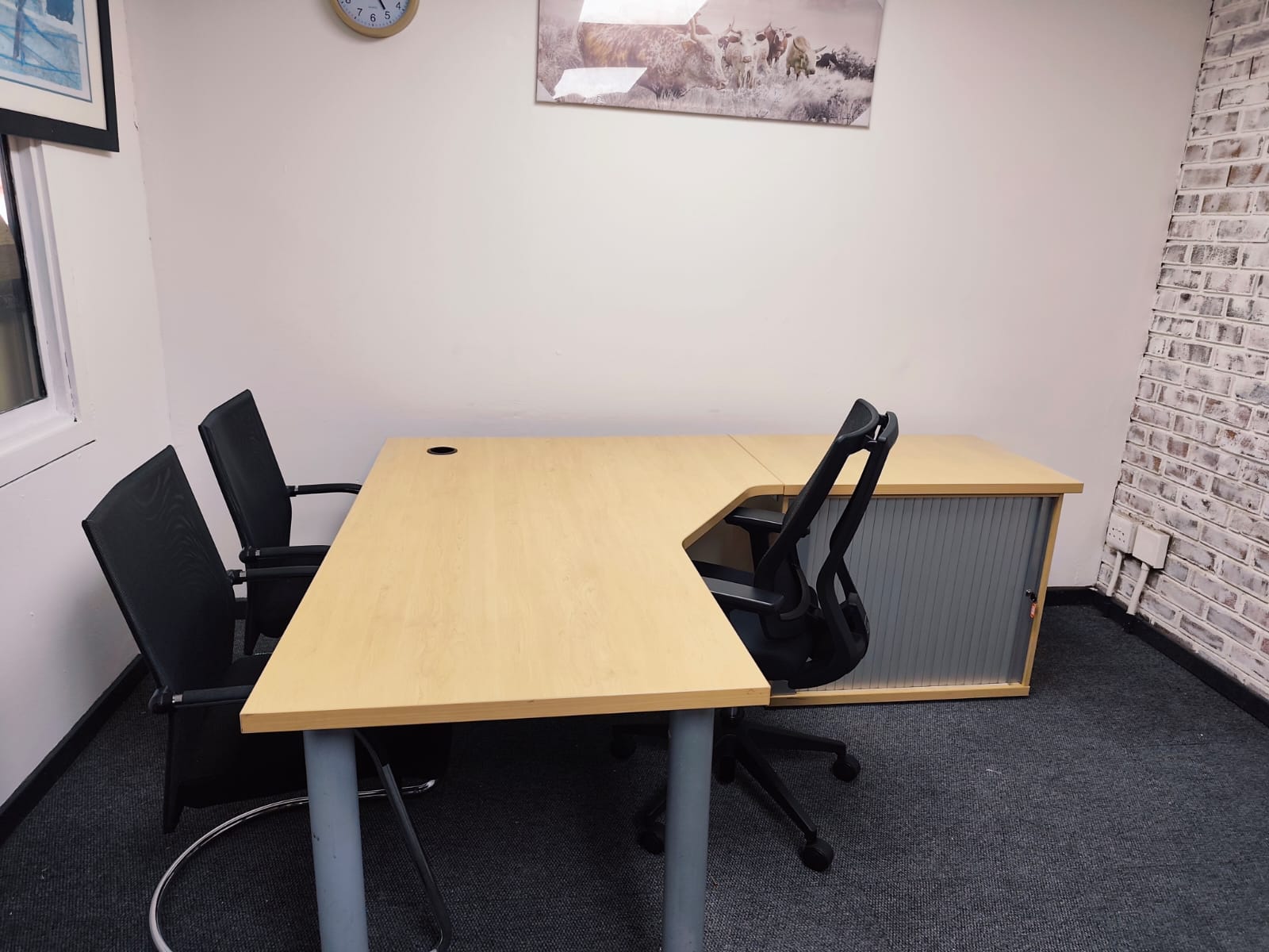 Maple l shape desk 1800mm x 2100mm - Image 4