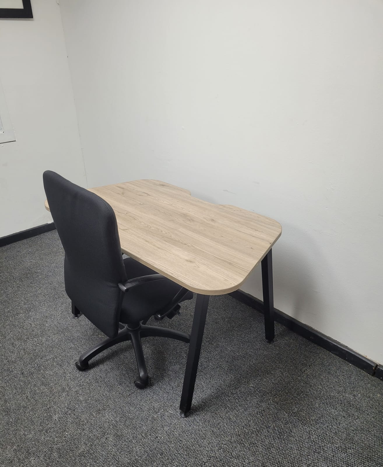 ELO Desk 1300mm x 700mm - Image 4