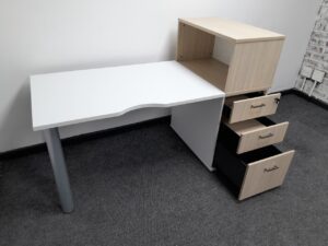 1600mm x 750mm Desk With Drawers
