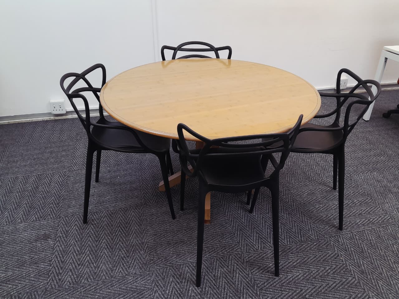 Veneer Round Table 1200mm