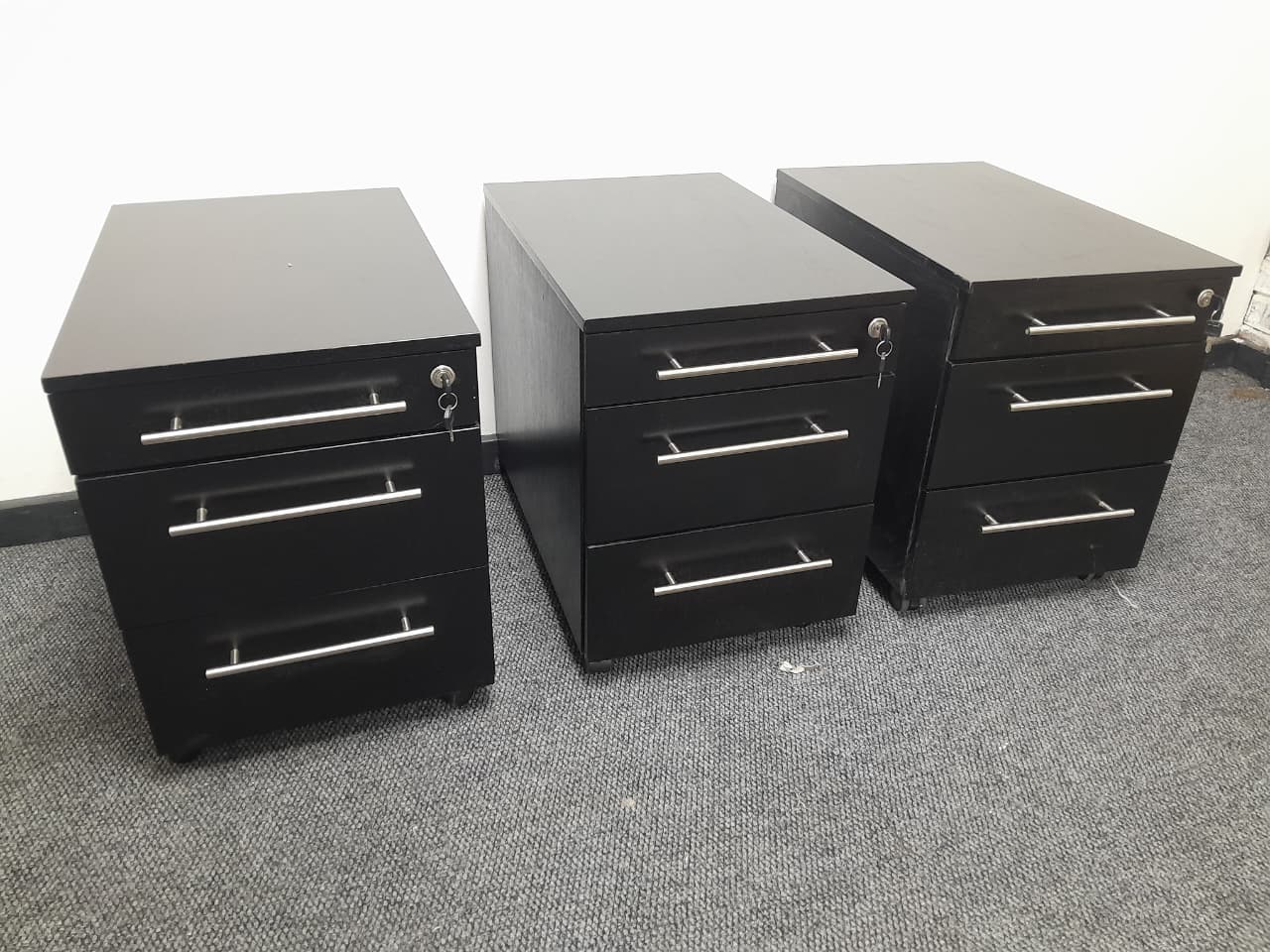 Black Mobile Pedestal - Image 3