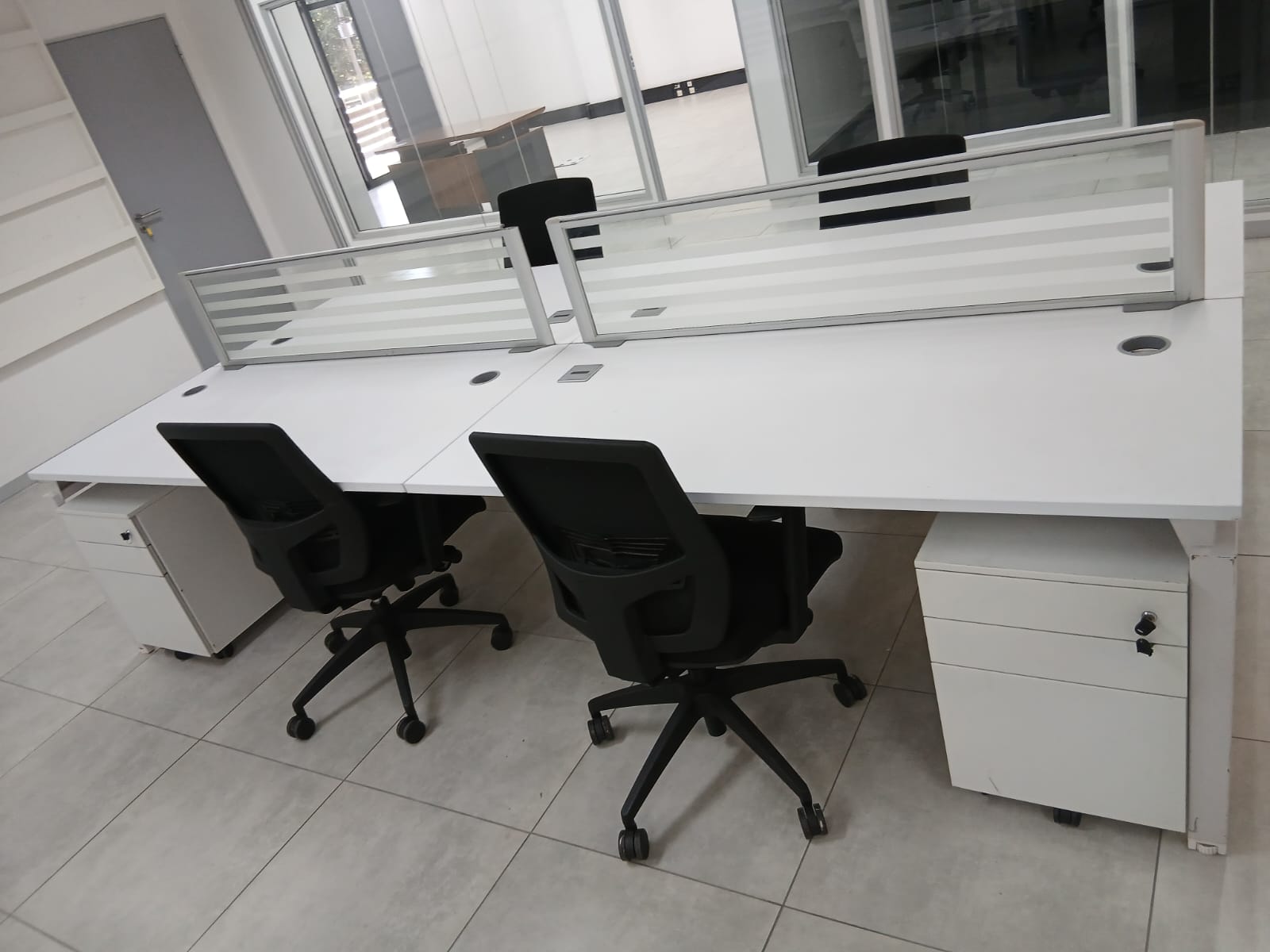 White 4 Way Cluster Desk 3200mm x 1600mm - Image 2