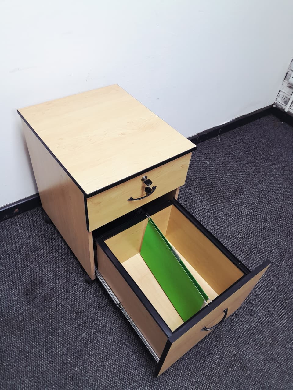 Maple Mobile Pedestal - Image 6