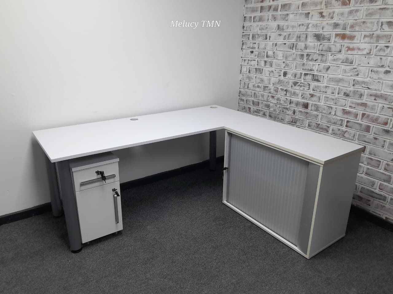White L Shape Desk 1800mm x 1600mm - Image 2