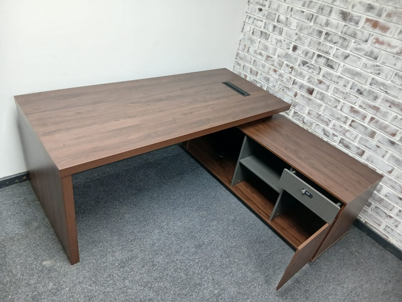 Alfa L Shape Desk 1800mm x 1600mm - Image 4