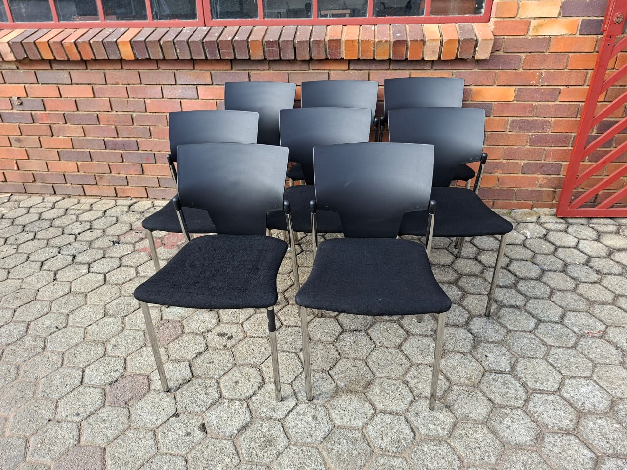 Ikon visitor black chair - Image 3