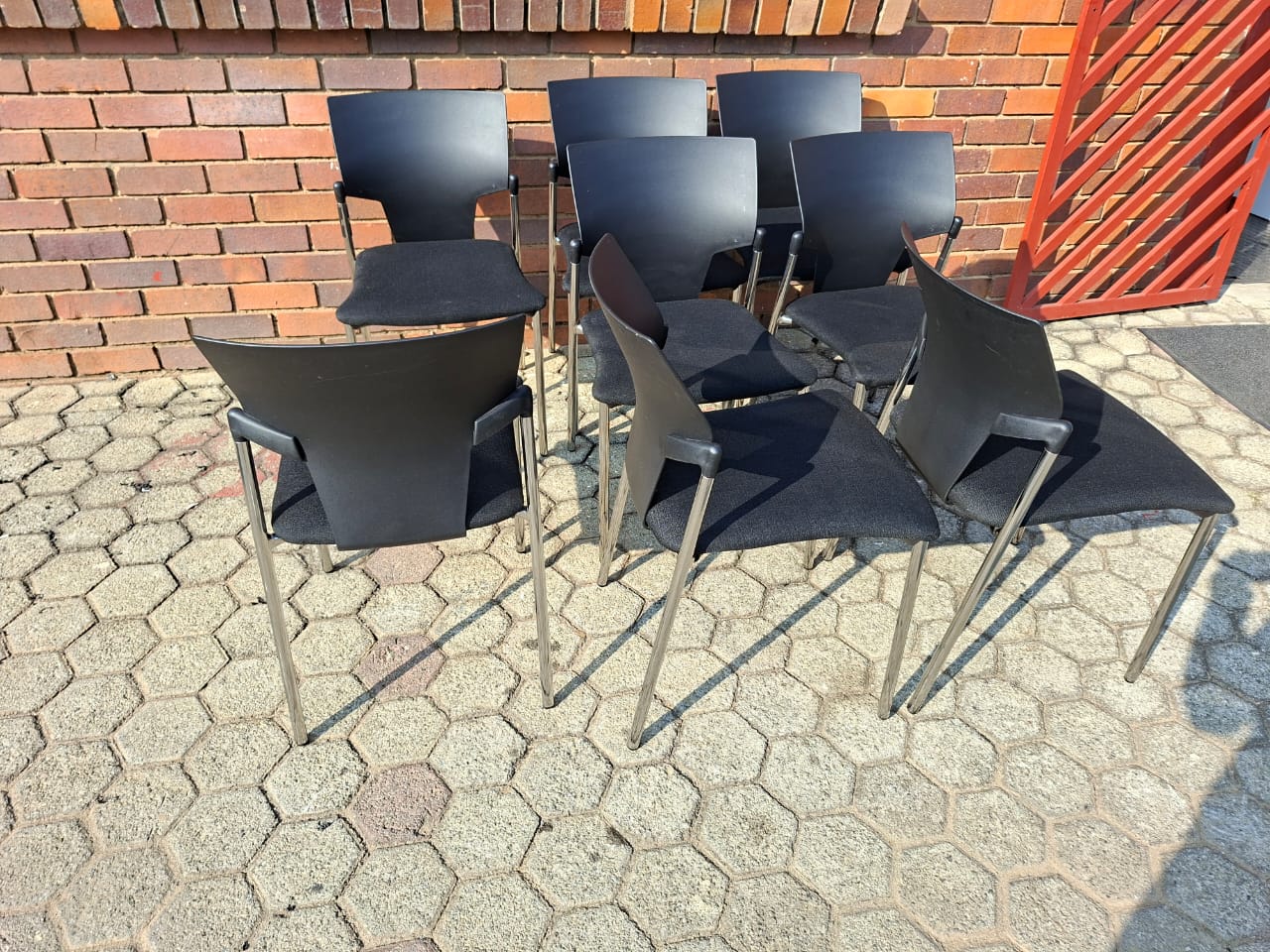 Ikon visitor black chair - Image 2