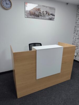 Maple & White Reception Unit 1600mm x 700mm