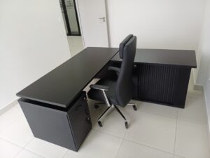 Black L Shape Desk 1800mm x 1800mm