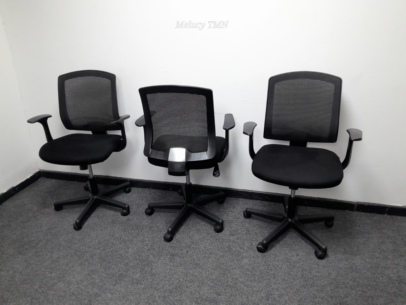 Joi medium mesh chairs - Image 2
