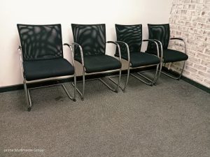 Leon mesh back visitor chairs