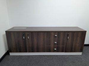 Wallnut server 2000mm x 500mm