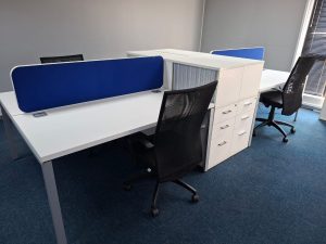 Oga White 4 Way Cluster Unit