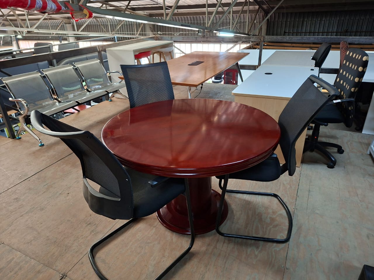 Summit Round Table 1200mm