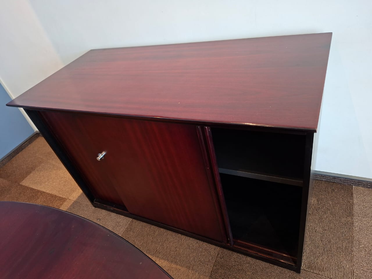 Mahogany Veneer Credenza 1110mm x 530mmD x 730mmH - Image 3