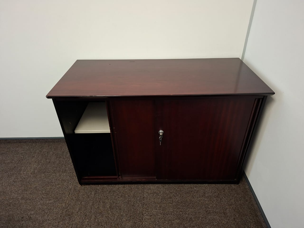 Mahogany Veneer Credenza 1110mm x 530mmD x 730mmH - Image 2